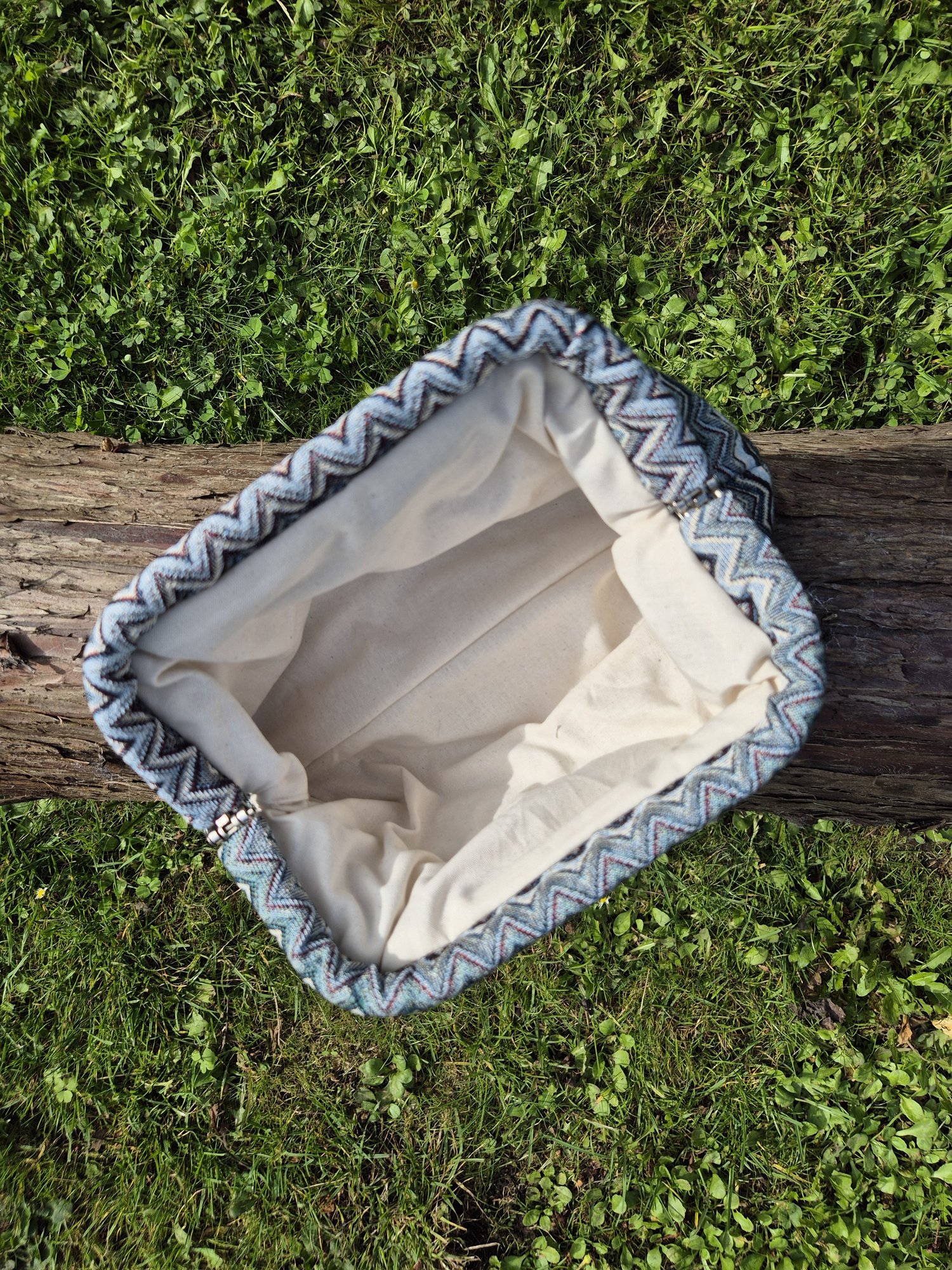 Clutch i blå zigzag